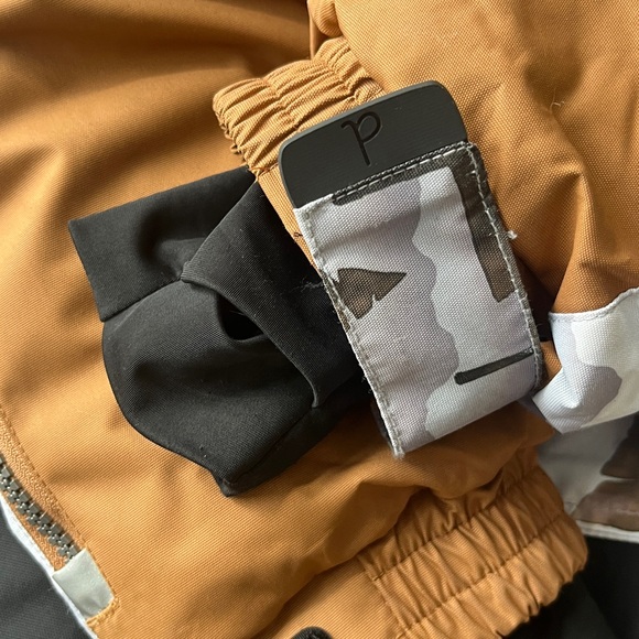 Deux par Deux One-Piece Teknik Snowsuit. Size 7 Kids. Like New! - Picture 4 of 7